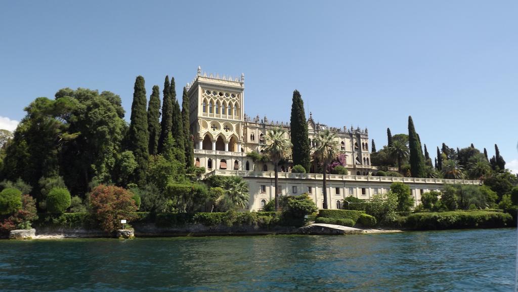 Antico Borgo B&B Con Spa - Adults Only Manerba del Garda Ngoại thất bức ảnh