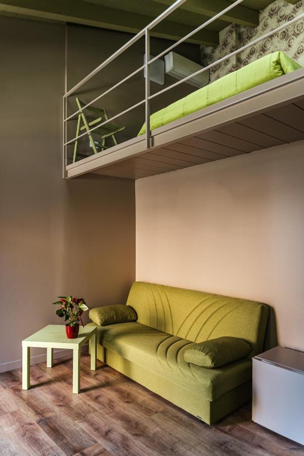 Antico Borgo B&B Con Spa - Adults Only Manerba del Garda Ngoại thất bức ảnh