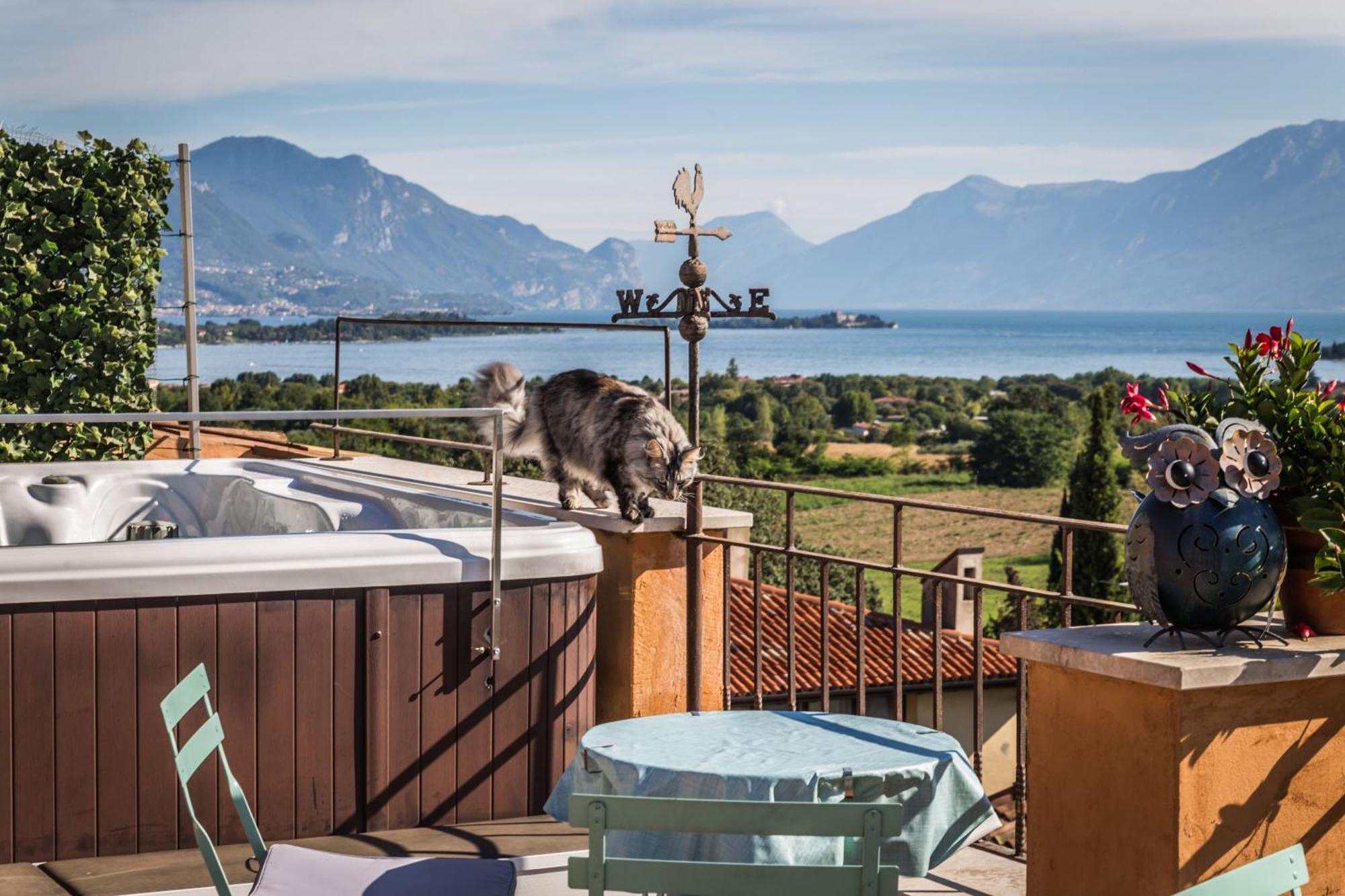 Antico Borgo B&B Con Spa - Adults Only Manerba del Garda Ngoại thất bức ảnh